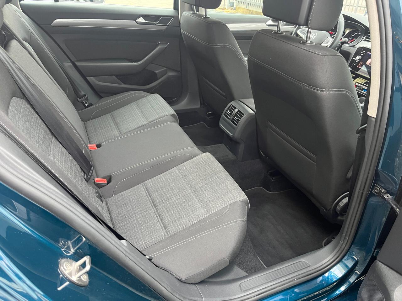 Volkswagen Passat Variant 2.0 TDI SCR EVO Business 03/2022