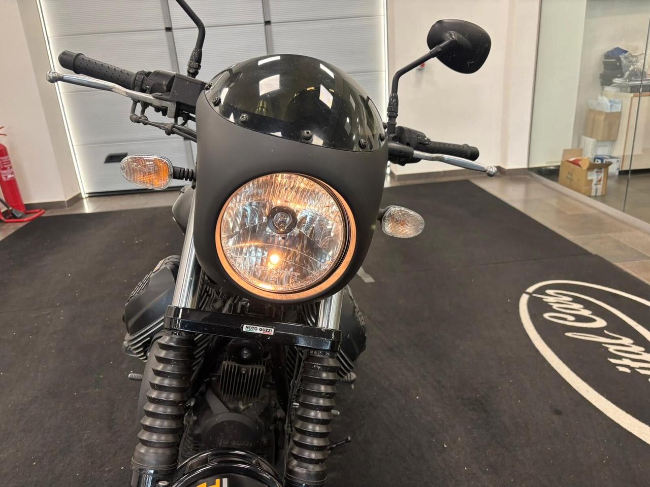 Moto Guzzi V9 BOBBER