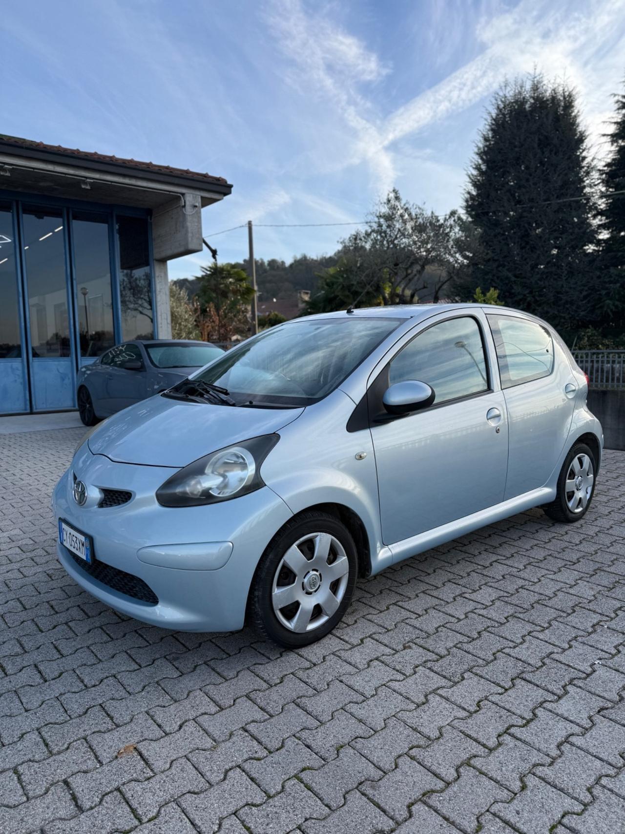 Toyota Aygo 1.0 12V VVT-i 5 porte Sol