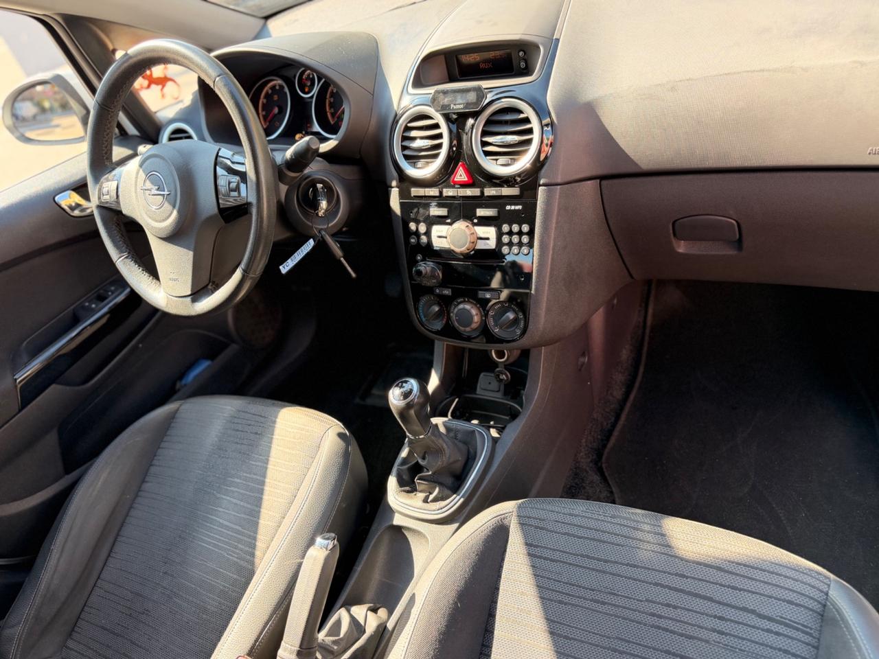Opel Corsa 1.2 neopatentati GPL garanzia pronto uso