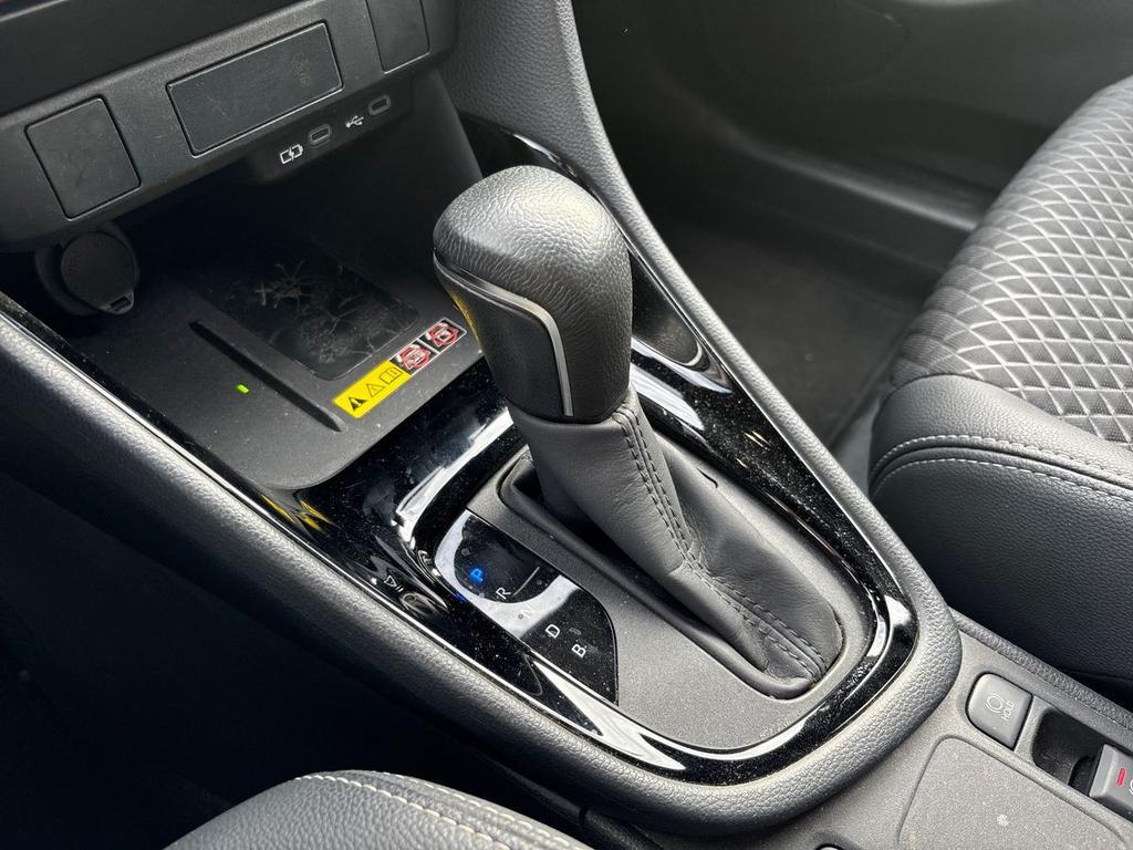 Toyota Yaris 1.5h 130 Lounge