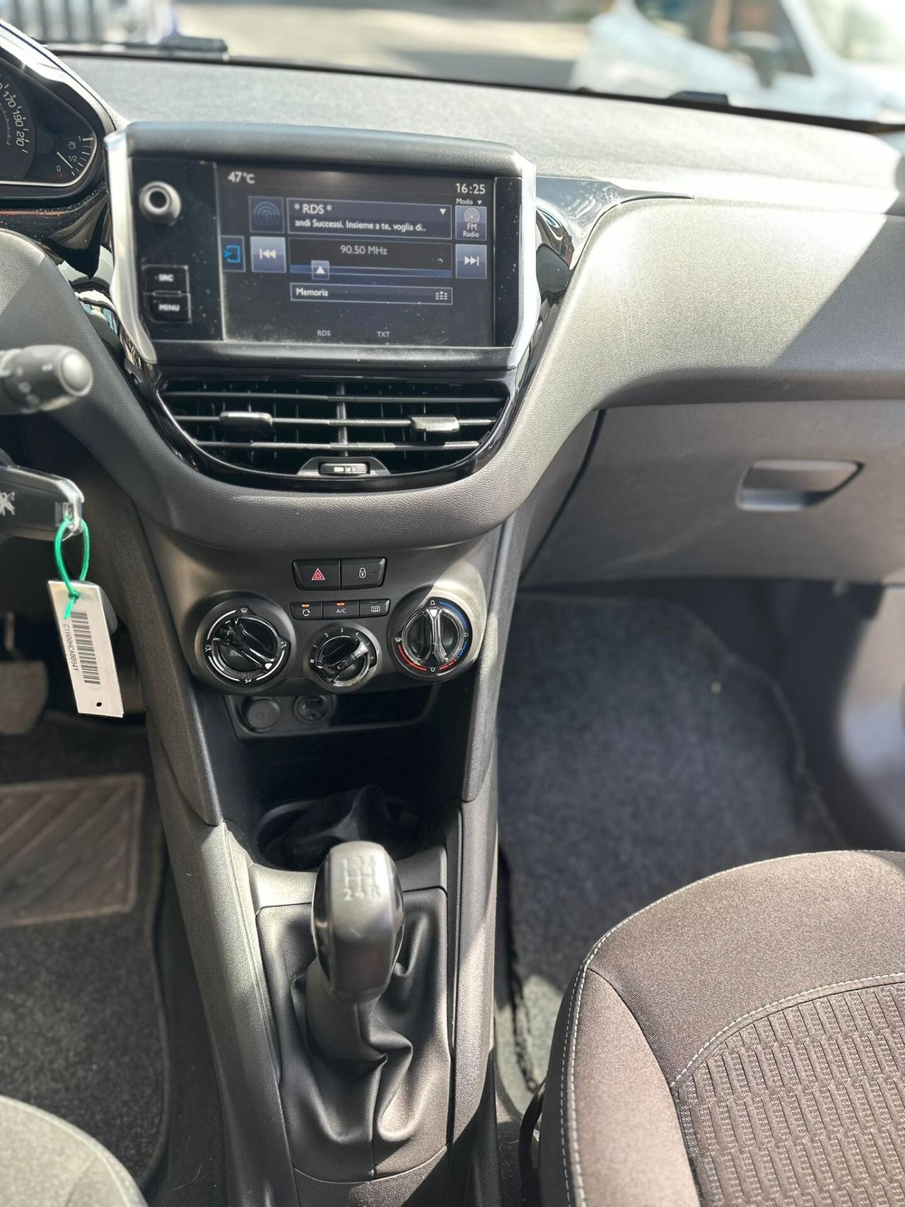 Peugeot 208 PureTech 82 5p. GPL Allure