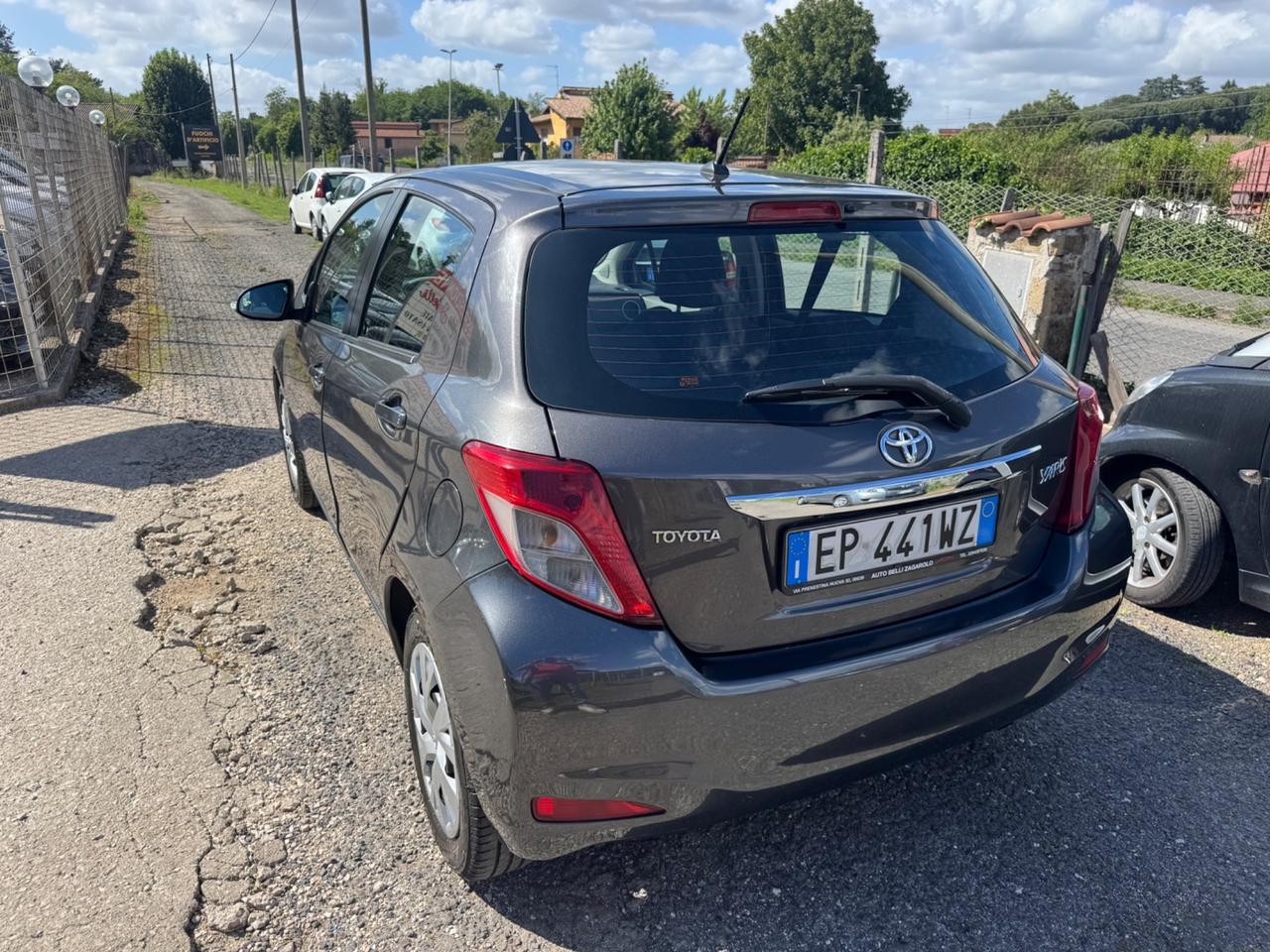 Toyota Yaris 1.0 5 porte Lounge NEOPATENTATI