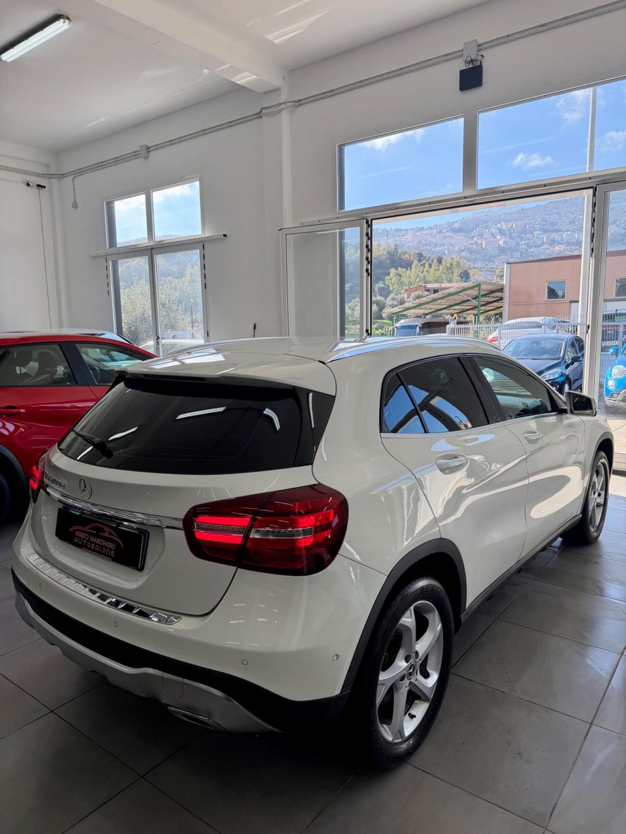 Mercedes-benz GLA 200 d Premium FINANZIABILE
