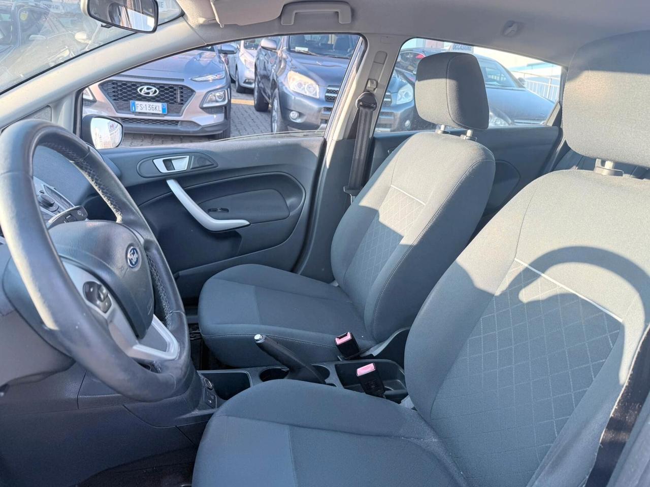 Ford Fiesta 1.2 BENZINA 2012 NEOP.