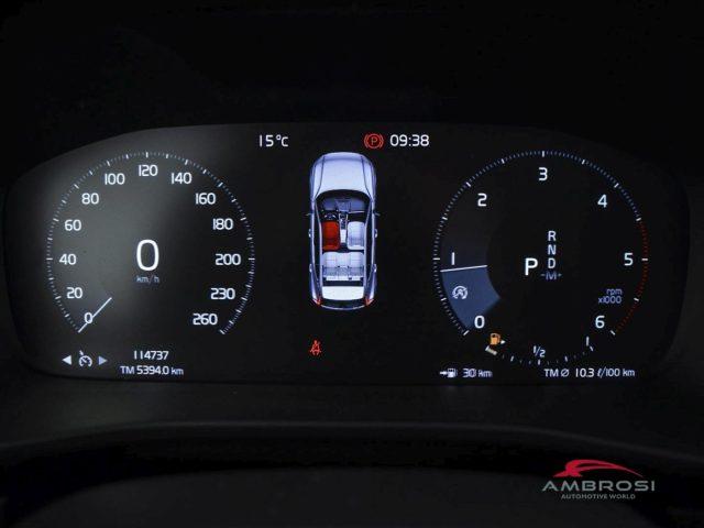 VOLVO XC40 D4 AWD Geartronic Momentum