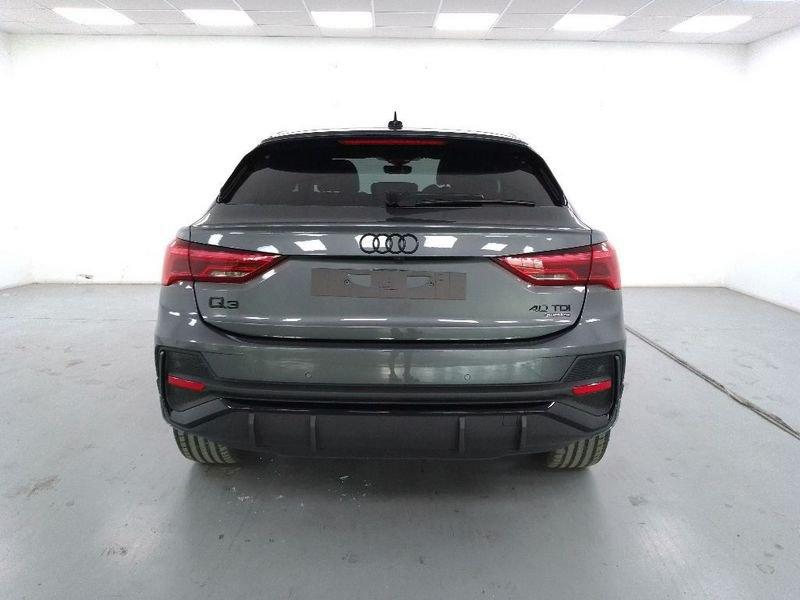 Audi Q3 Sportback 40 2.0 tdi Identity Black quattro 193cv s-tronic