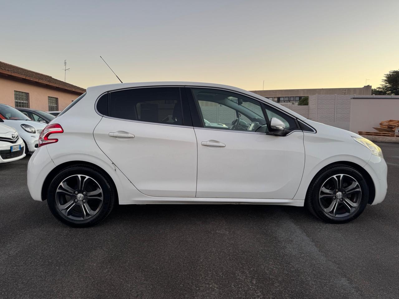 Peugeot 208 1.2 VTi 82 CV Unico proprietario 60.000 Km Certificati
