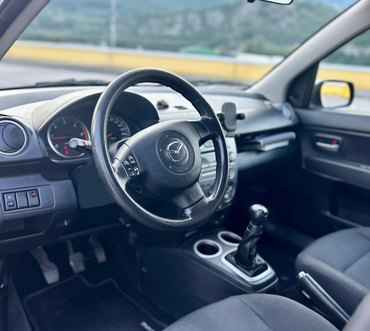 Mazda 2 1.4 TD 5p. Sony Ericsson Neopatentati