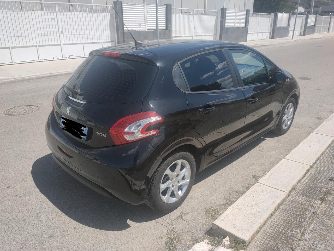 Peugeot 208 1.4 HDi 68 CV 5 porte Active