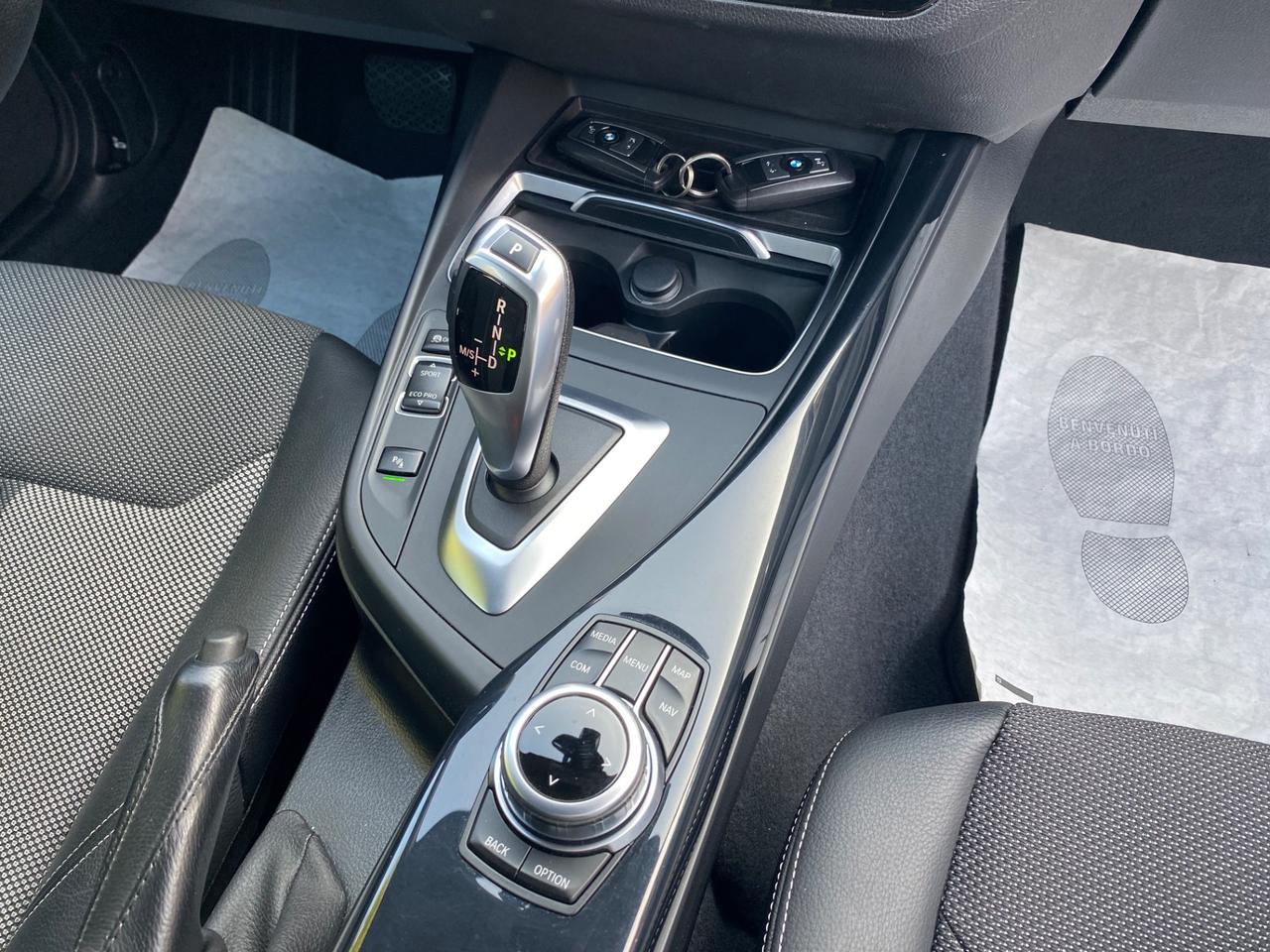 Bmw 116 116d 5p. Urban auto