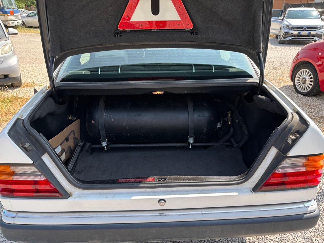 Mercedes-benz 200E metano