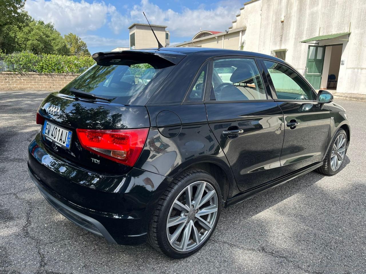 AUDI A1 SPB 1.6 TDI Ambition S LINE