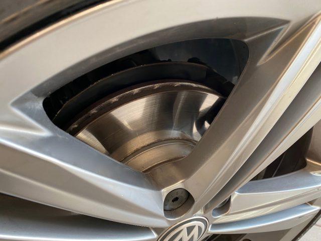 VOLKSWAGEN Golf 1.4 TGI 5p. R-Line Unico Proprietario