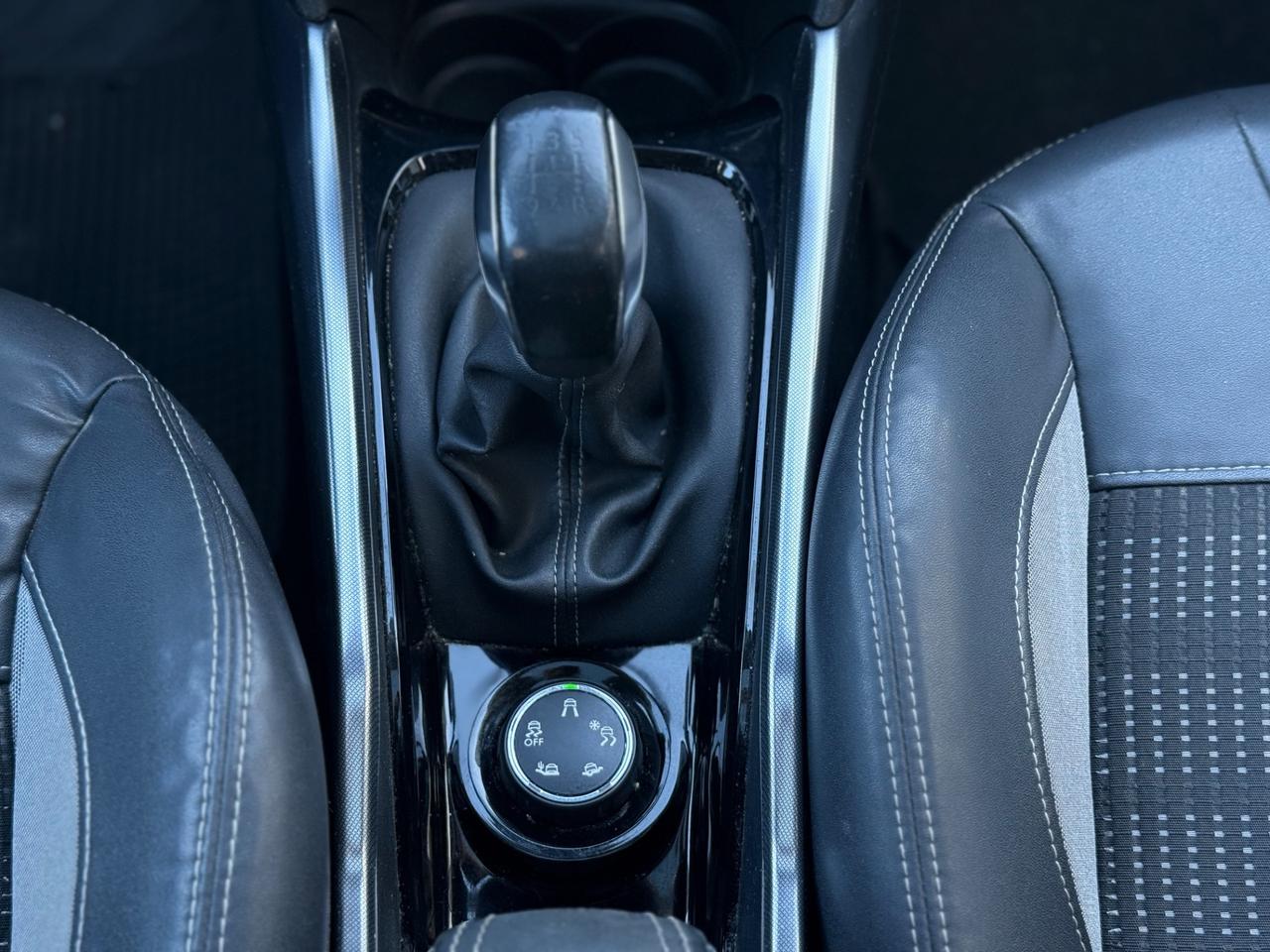 Peugeot 2008 1.6 Benzina FULL OPT 2014 TETTO PANORAMICO