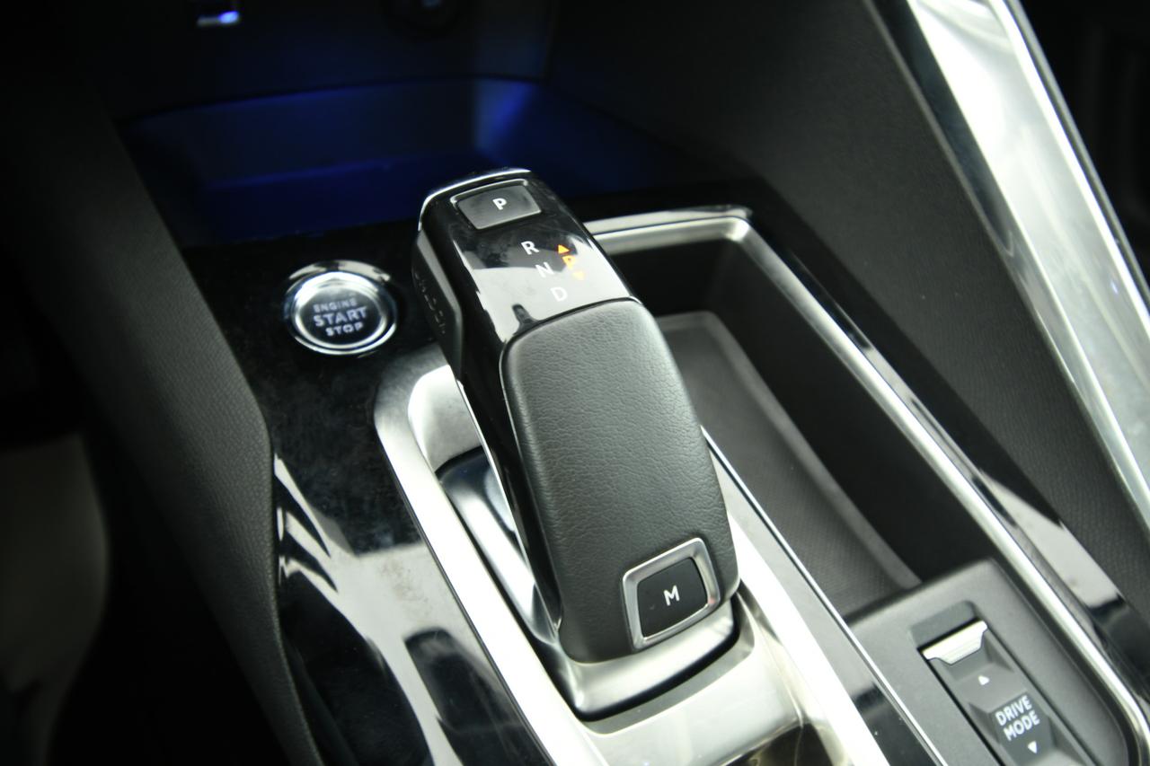 PEUGEOT 5008 1.5 bluehdi Allure Pack s&s 130cv eat8 7P.TI CAMERA+APP CONNECT