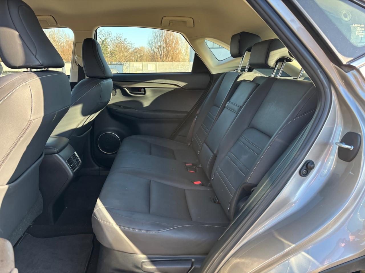 Lexus NX 300h Hybrid 4WD Luxury