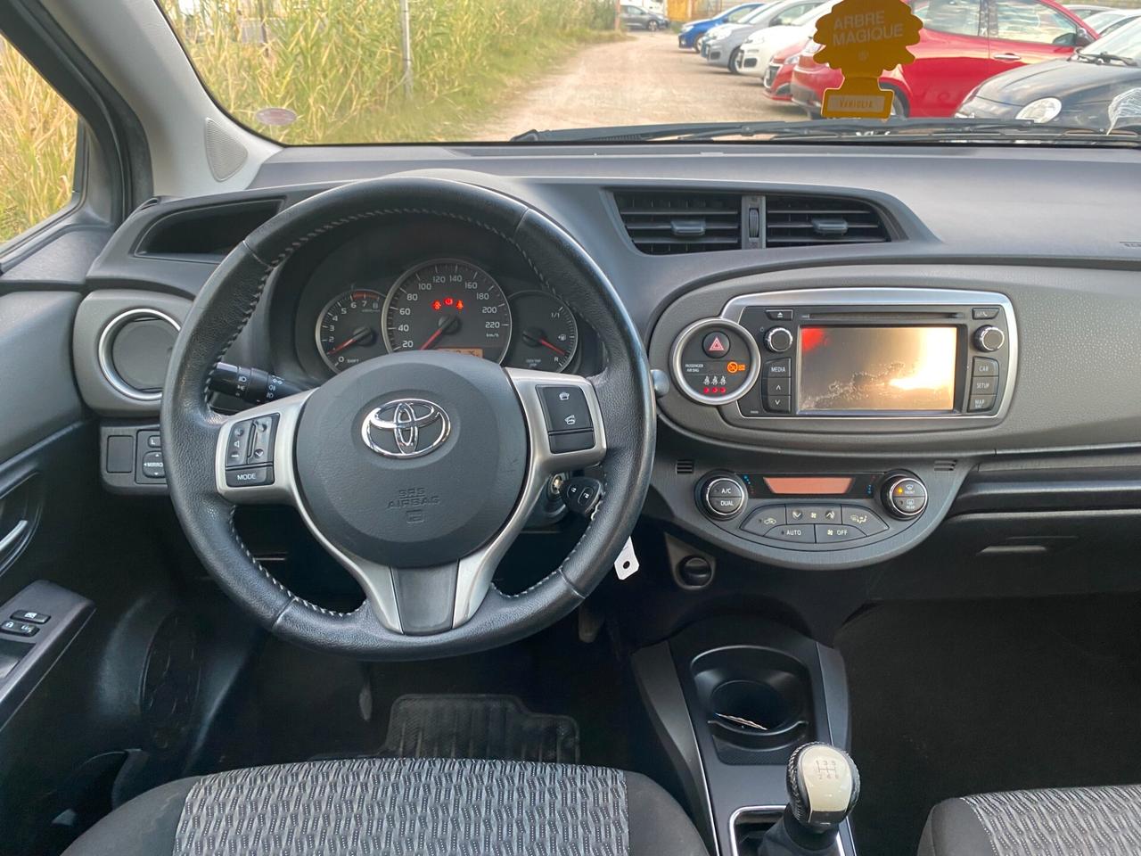 TOYOTA YARIS 1.0 LOUNGE 99.000 KM ADATTA NEOPATENTATI GARANTITA