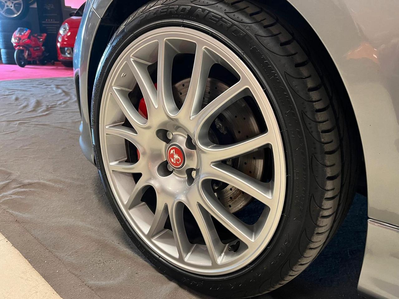 Abarth 500 695 Tributo Ferrari