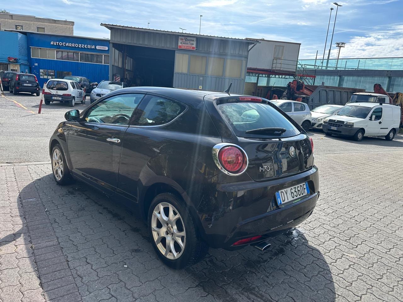 Alfa Romeo MiTo 1.6 JTDm 16V Distinctive Sport Pack
