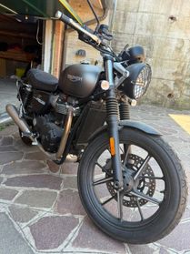 Triumph Street Twin