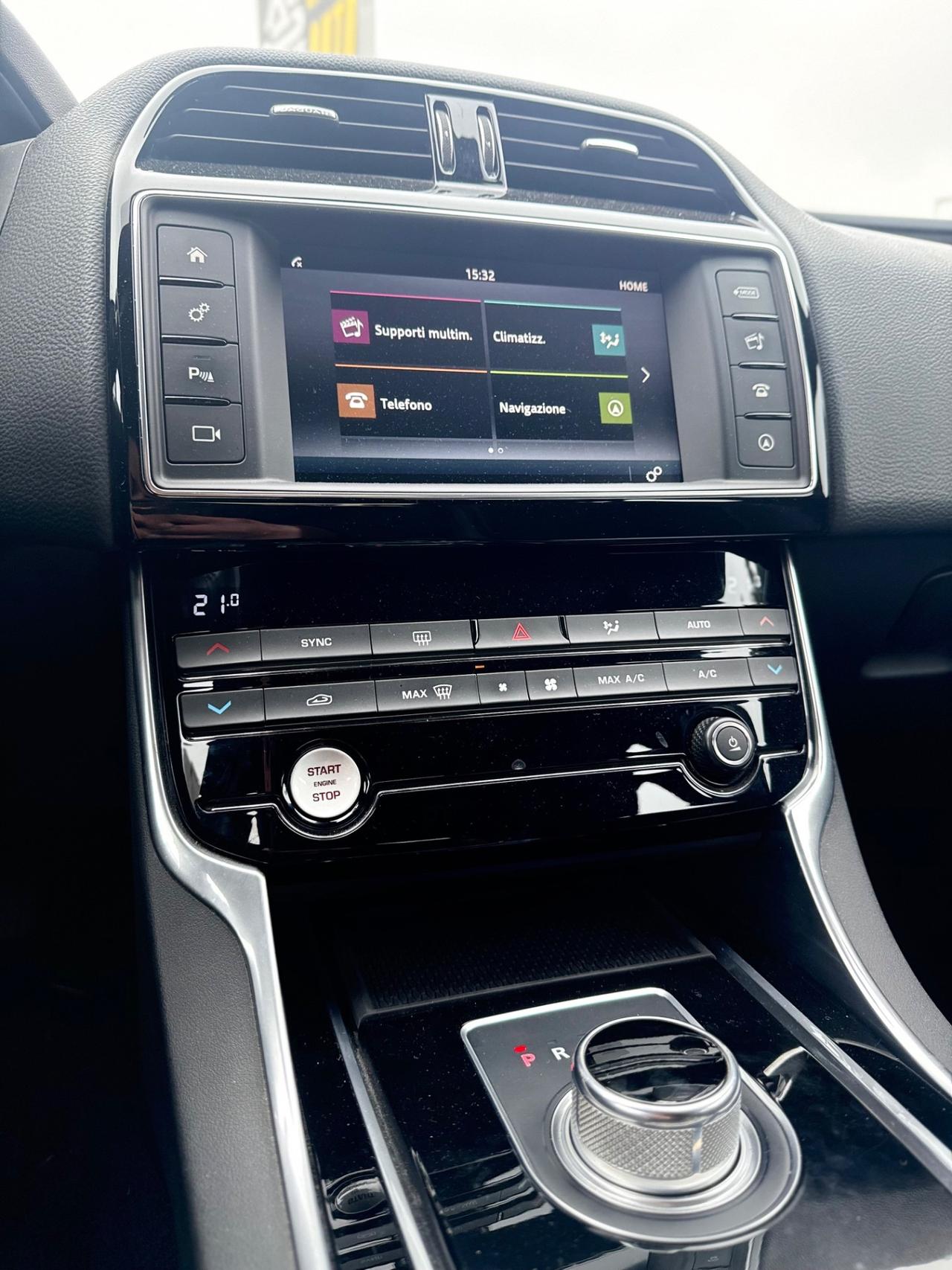 Jaguar XE 2.0 D E-Performance aut. R-Sport