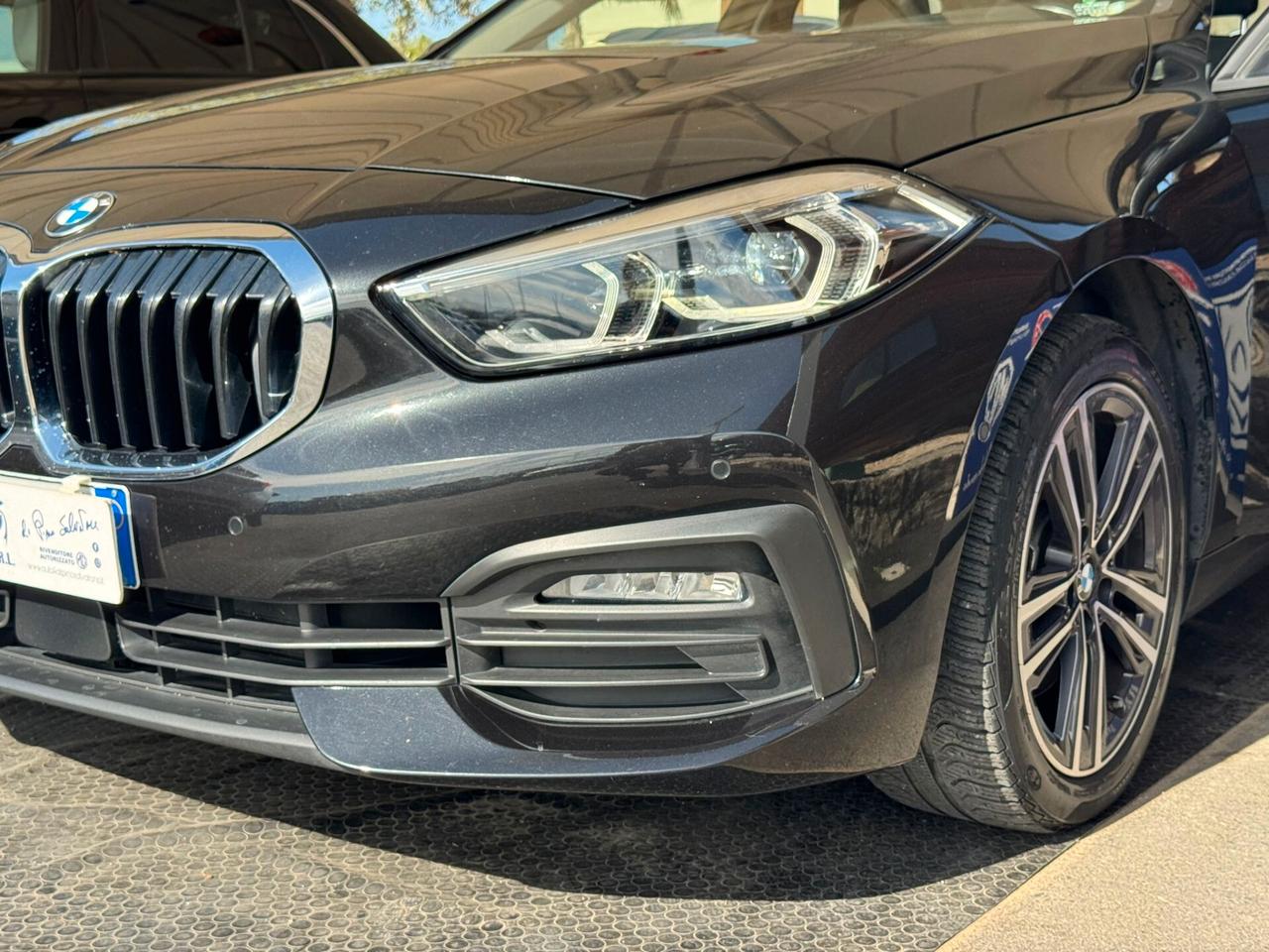 Bmw 118 118d 5p. Business Advantage