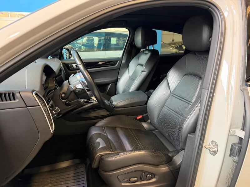 PORSCHE Cayenne Coupé Cayenne Coupé 3.0 V6 E-...