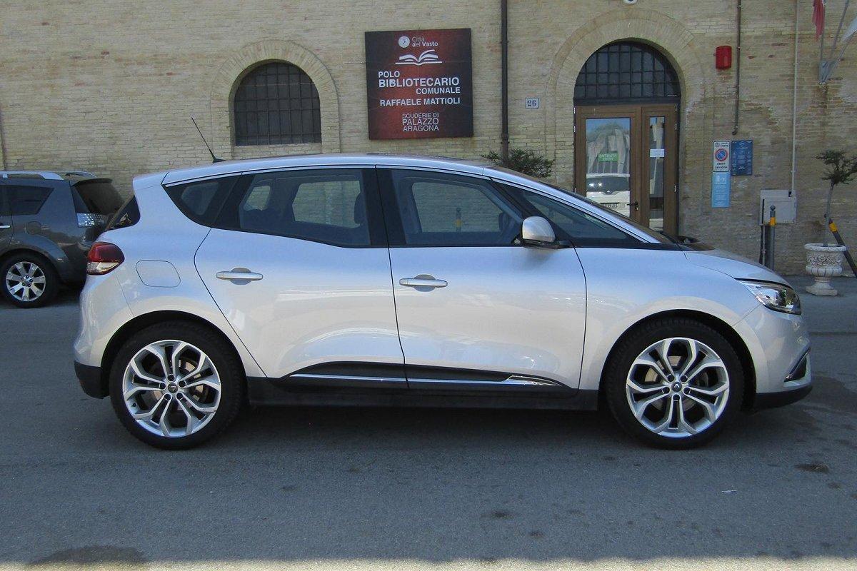 RENAULT Scénic Blue dCi 120 CV EDC Sport Edition2