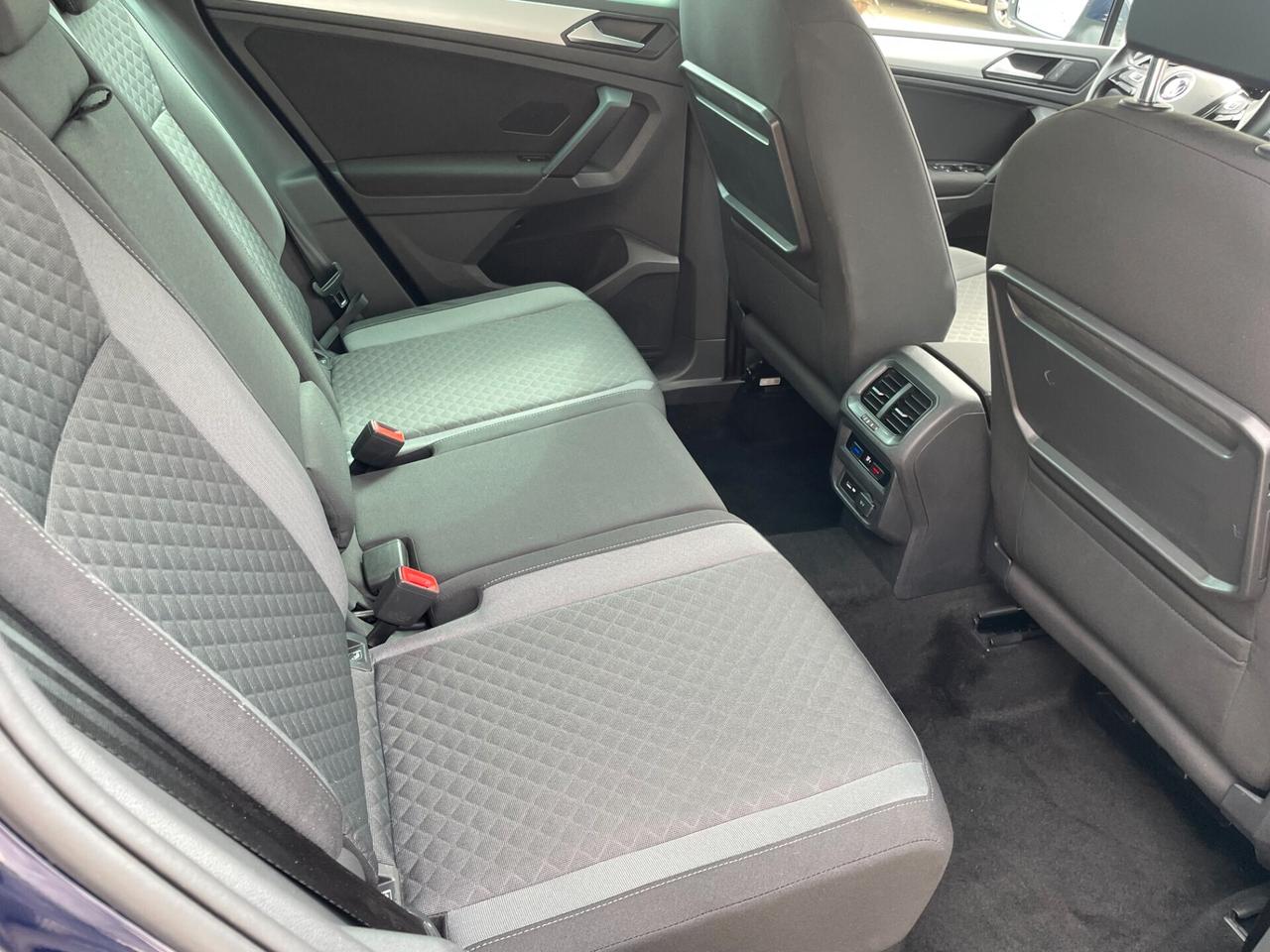 Volkswagen Tiguan 2.0 TDI SCR DSG 4MOTION Business BMT