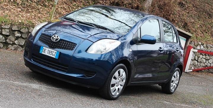 Toyota Yaris 1.0 5 porte Sol 89.000KM CLIMA NEOPATENTATI RADIO CD