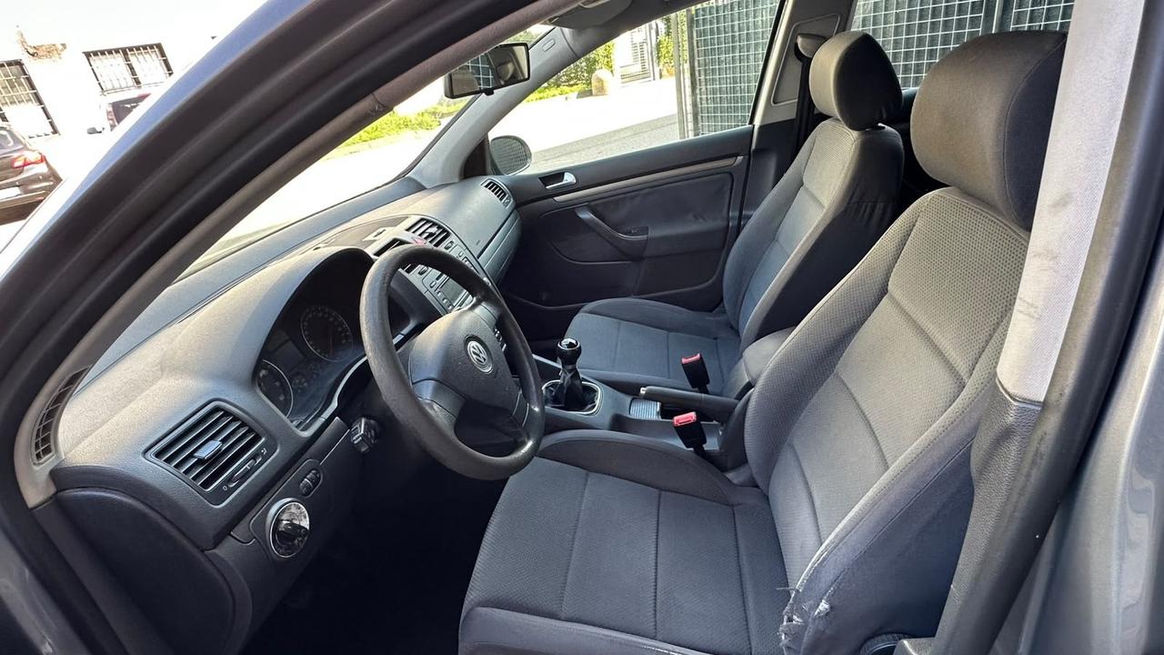 Volkswagen Golf 1.6 16V FSI 5p. Comfortline