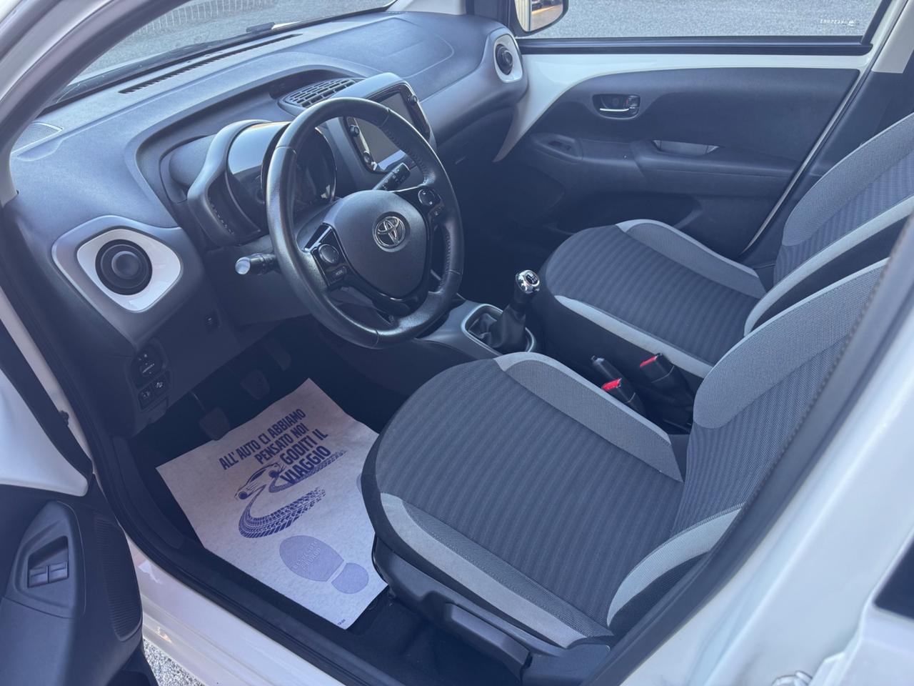 Toyota Aygo 1.0 72 CV 5 porte x-play