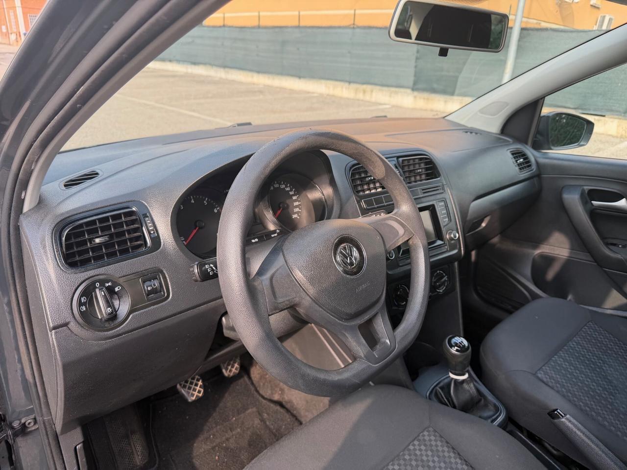 Volkswagen Polo 1.0 - NEOPATENTATI - 12 MESI DI GARANZIA -