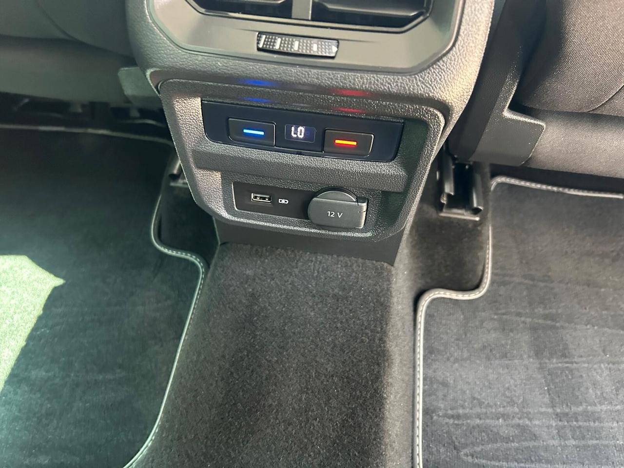 Volkswagen Tiguan 2.0 TDI SCR DSG 4MOTION R-LINE