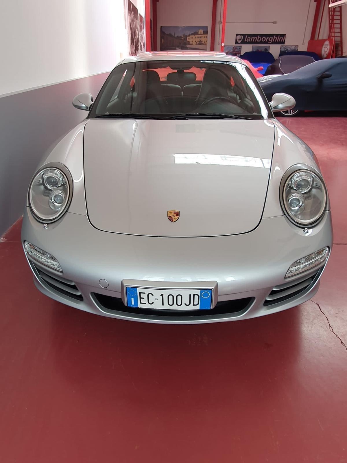 Porsche 911 Carrera 4 Coupé CAMBIO MANUALE