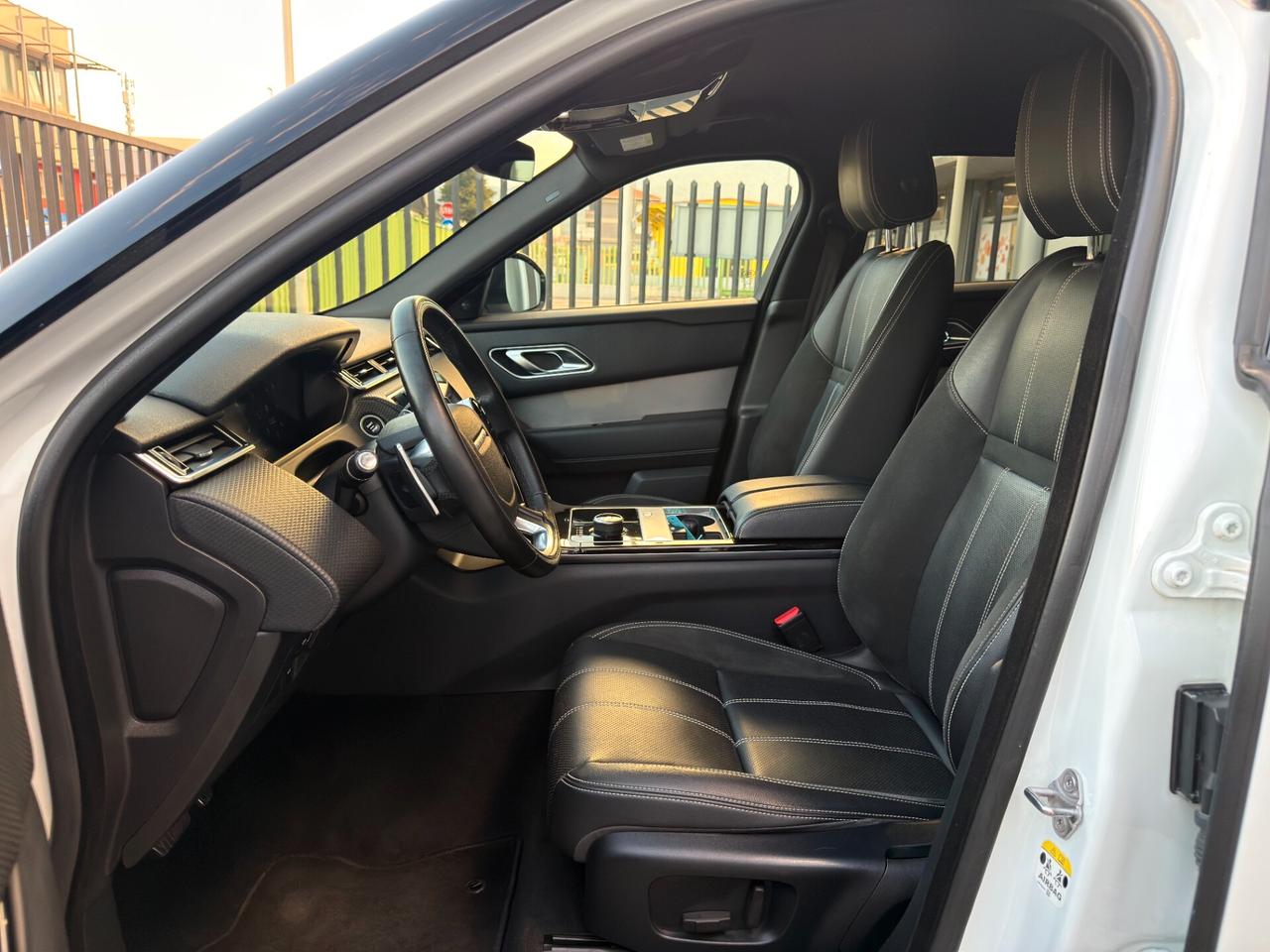 Land Rover Range Velar 2.0D I4 240 CV R-Dynamic HSE