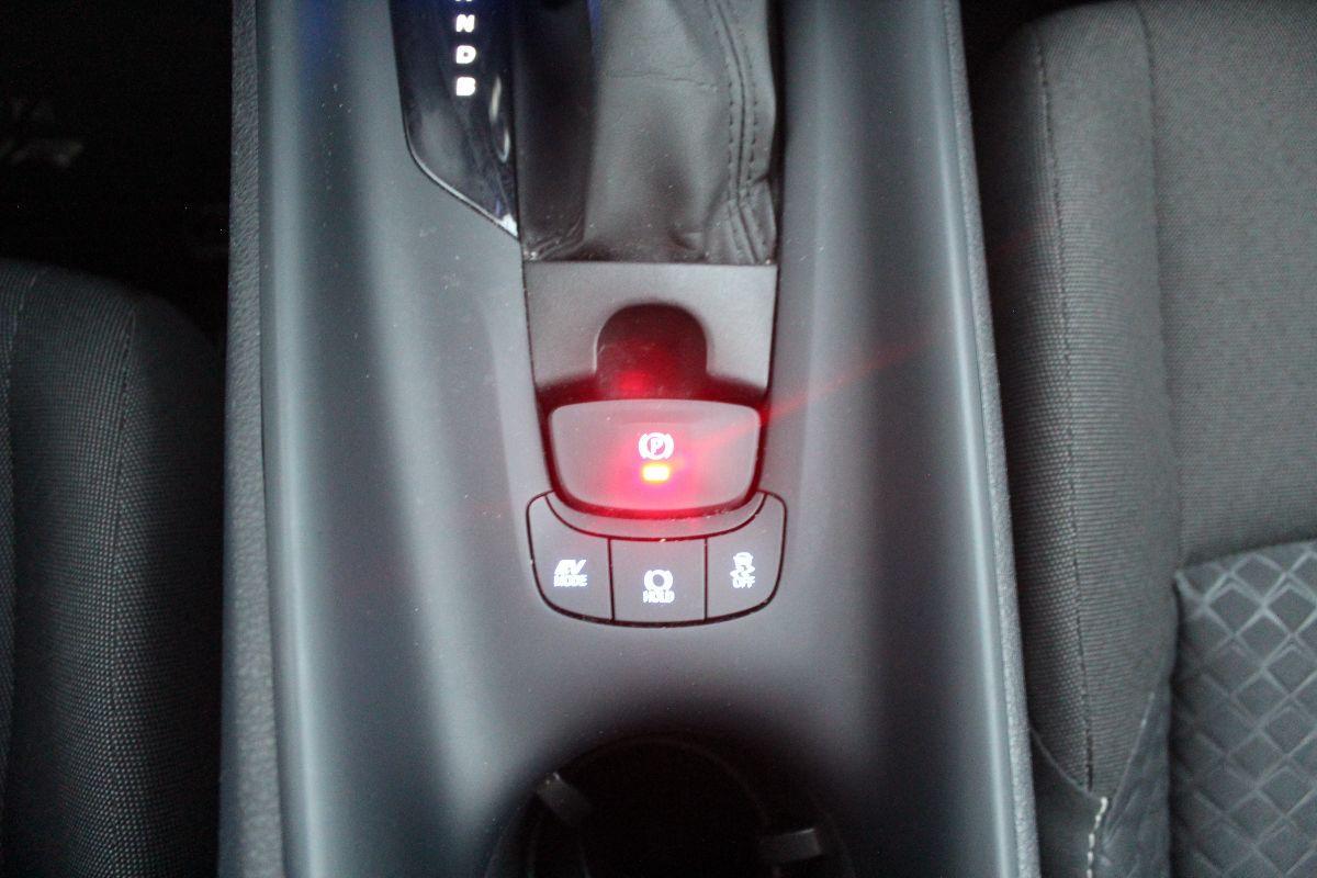 TOYOTA - C-HR - 1.8 Hybrid E-CVT Active