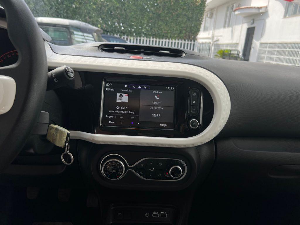 Renault Twingo SCe 65 CV Urban Night tua da €149,00 mensili