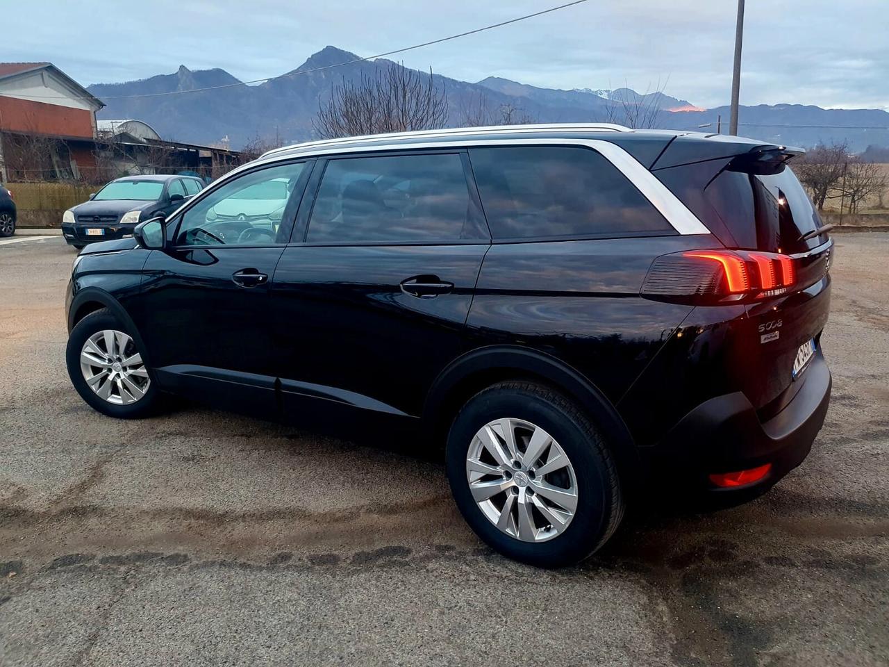 Peugeot 5008 BlueHDi 130 S&S Allure