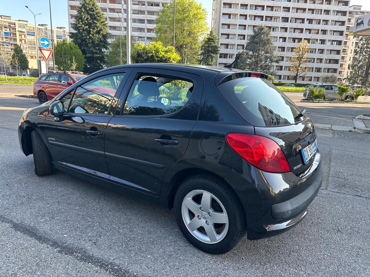 Peugeot 207 1.4 8V 75CV 5p. X Line ECO GPL