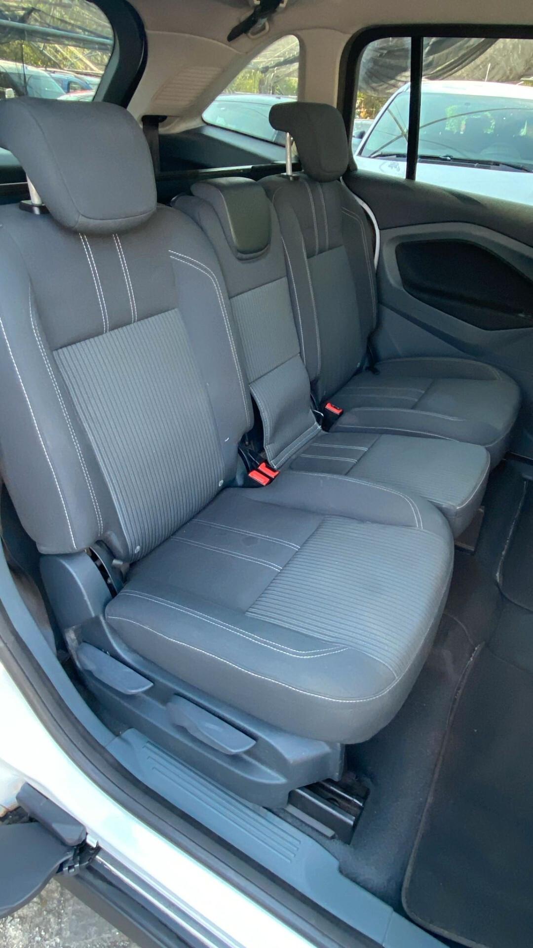 Ford GRAND C-Max 7 POSTI !!