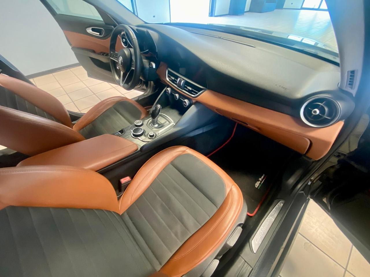 Alfa Romeo Giulia 2.2 Turbodiesel 180 CV AT8 Business Sport Launch Ed.