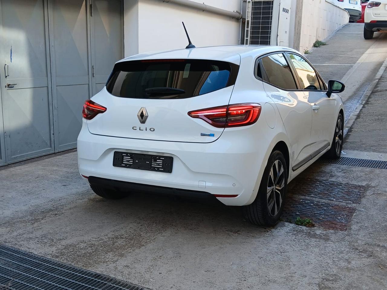 Renault Clio Full Hybrid E-Tech 145 CV 5 porte Evolution
