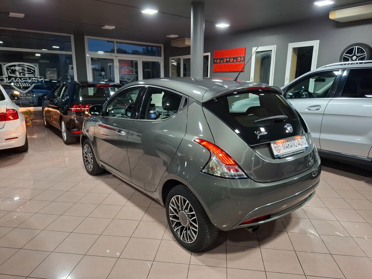 Lancia Ypsilon 1.2 benzina Silver Neopatentato