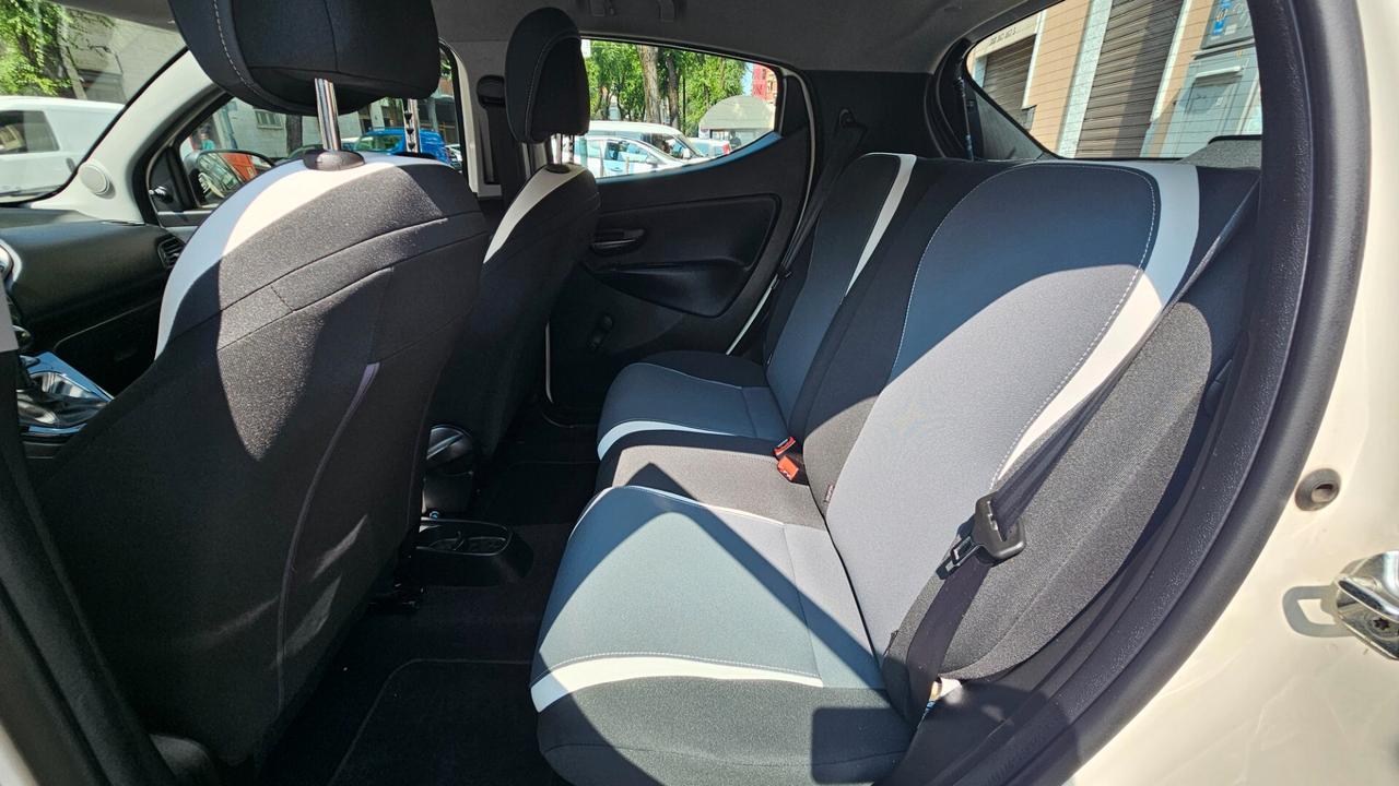 Lancia Ypsilon 1.2 69 CV 5 porte Elefantino