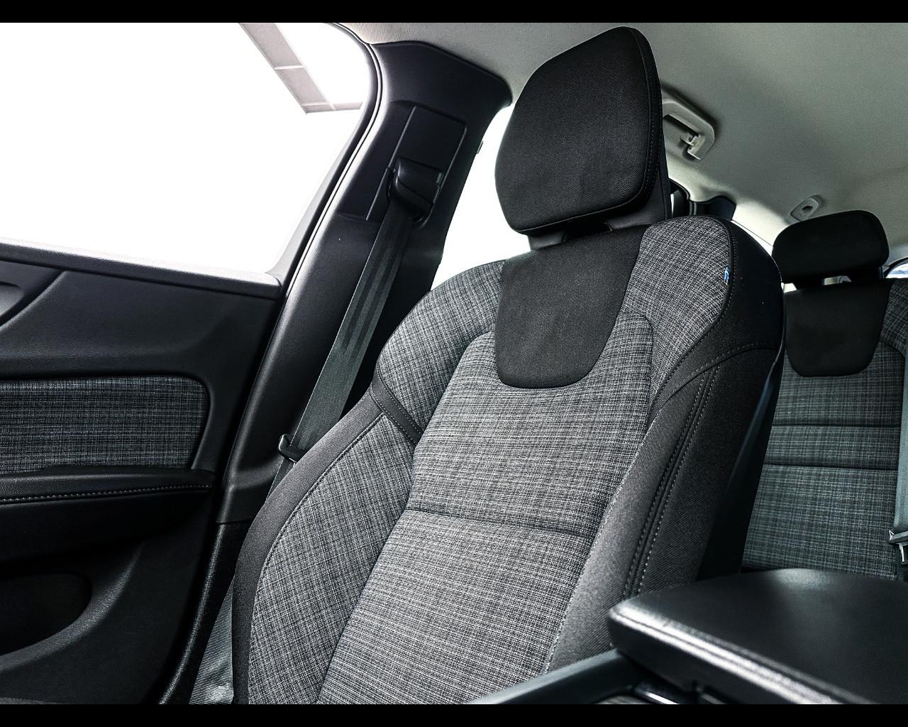 VOLVO V60 (2018-->) - V60 B4 (d) automatico Core