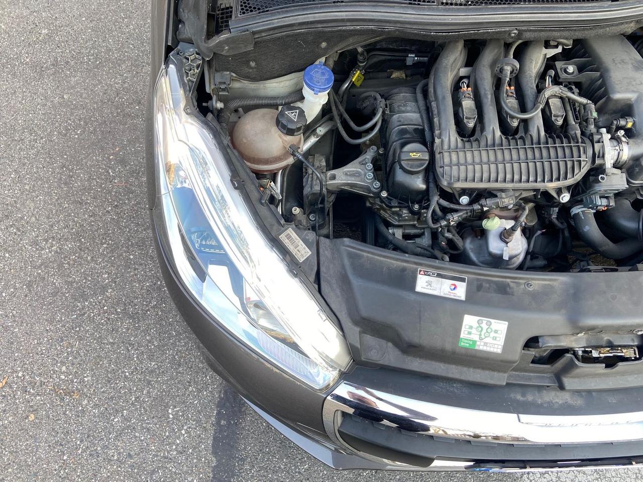 Peugeot 208 Signature 1.2 PureTech #9979