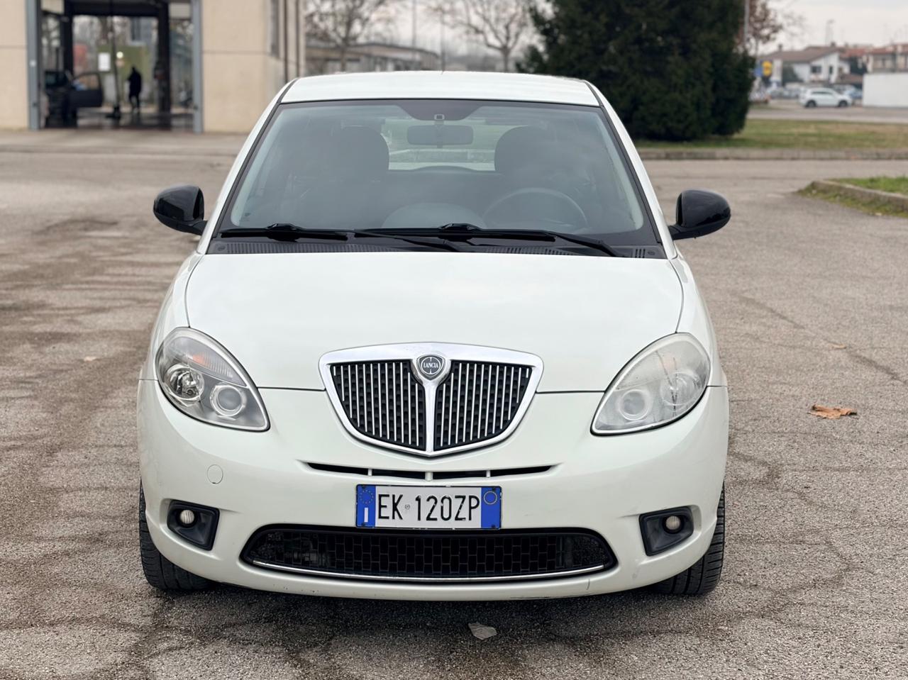 Lancia Ypsilon 1.2 benzina 2011 Platinum