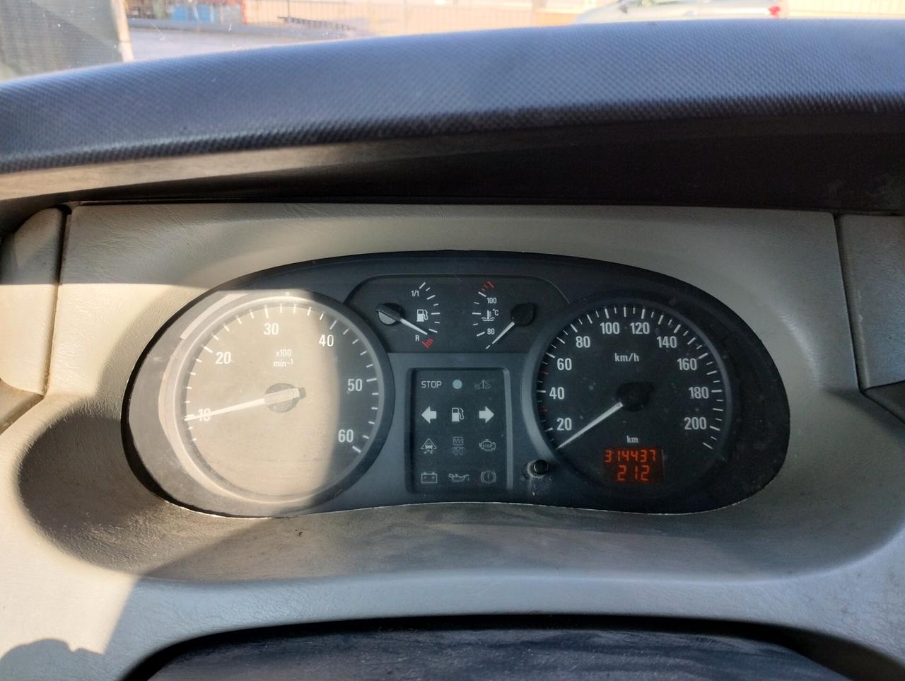 OPEL VIVARO 1.9 DIESEL 74KW 2004